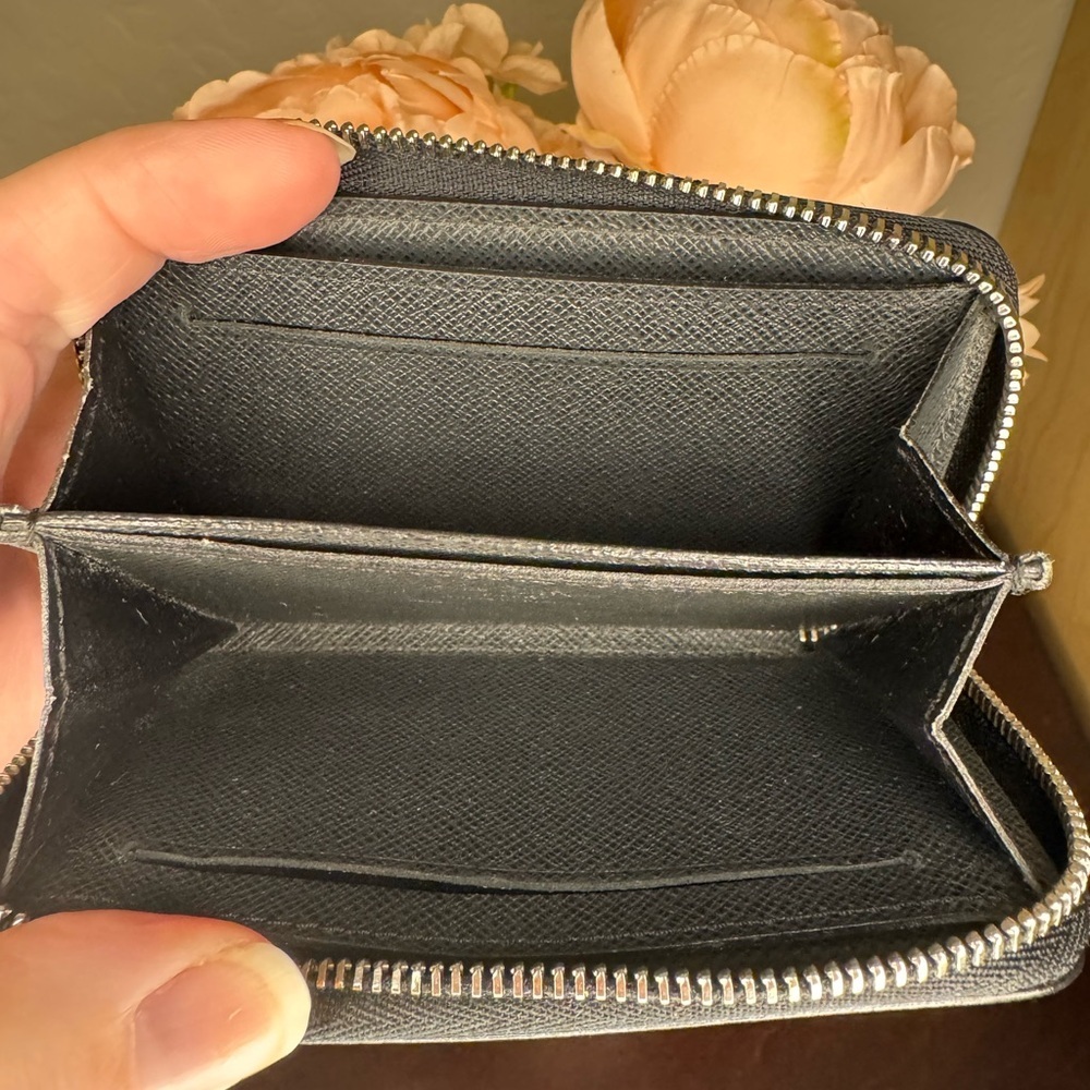 LOUIS VUITTON COMPACT WALLET W/COA - Picture 4 of 8